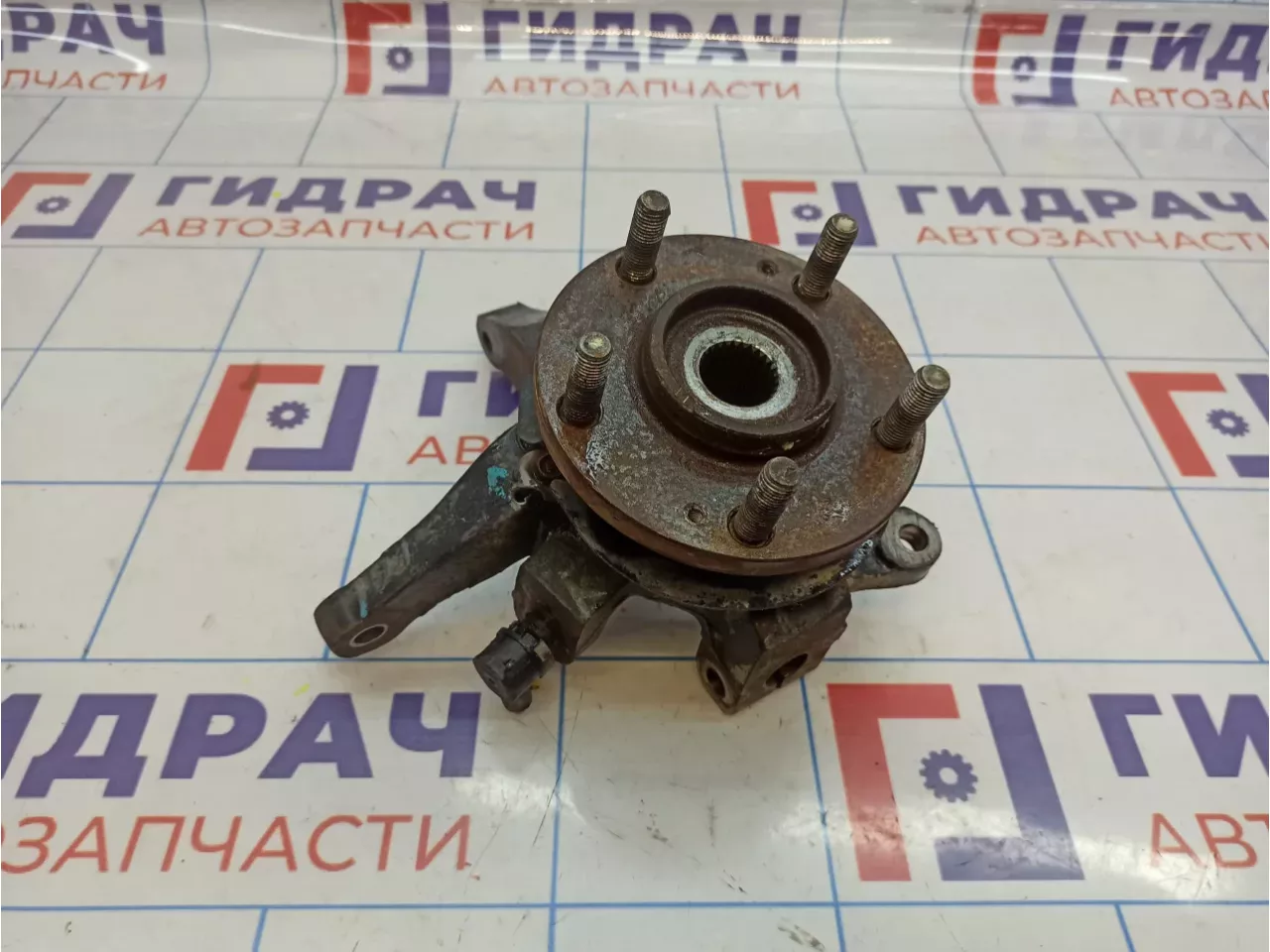 Кулак поворотный передний правый Hyundai Santa Fe (SM) 51716-26110